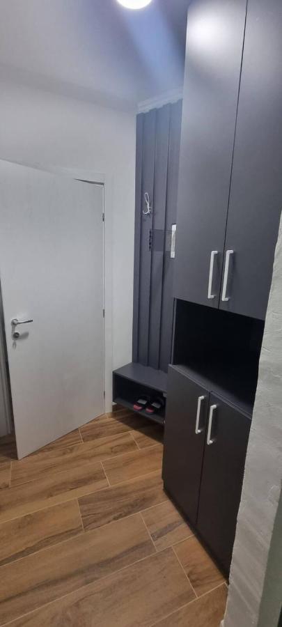 #2 Lovely Spacious 1-Bedroom Apart ติรานา ภายนอก รูปภาพ